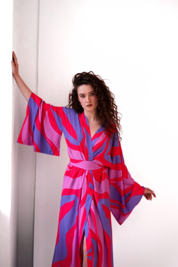 Alternative view of Kimono Yoni