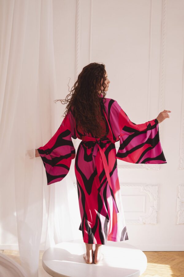 Alternative view of Kimono Bloom